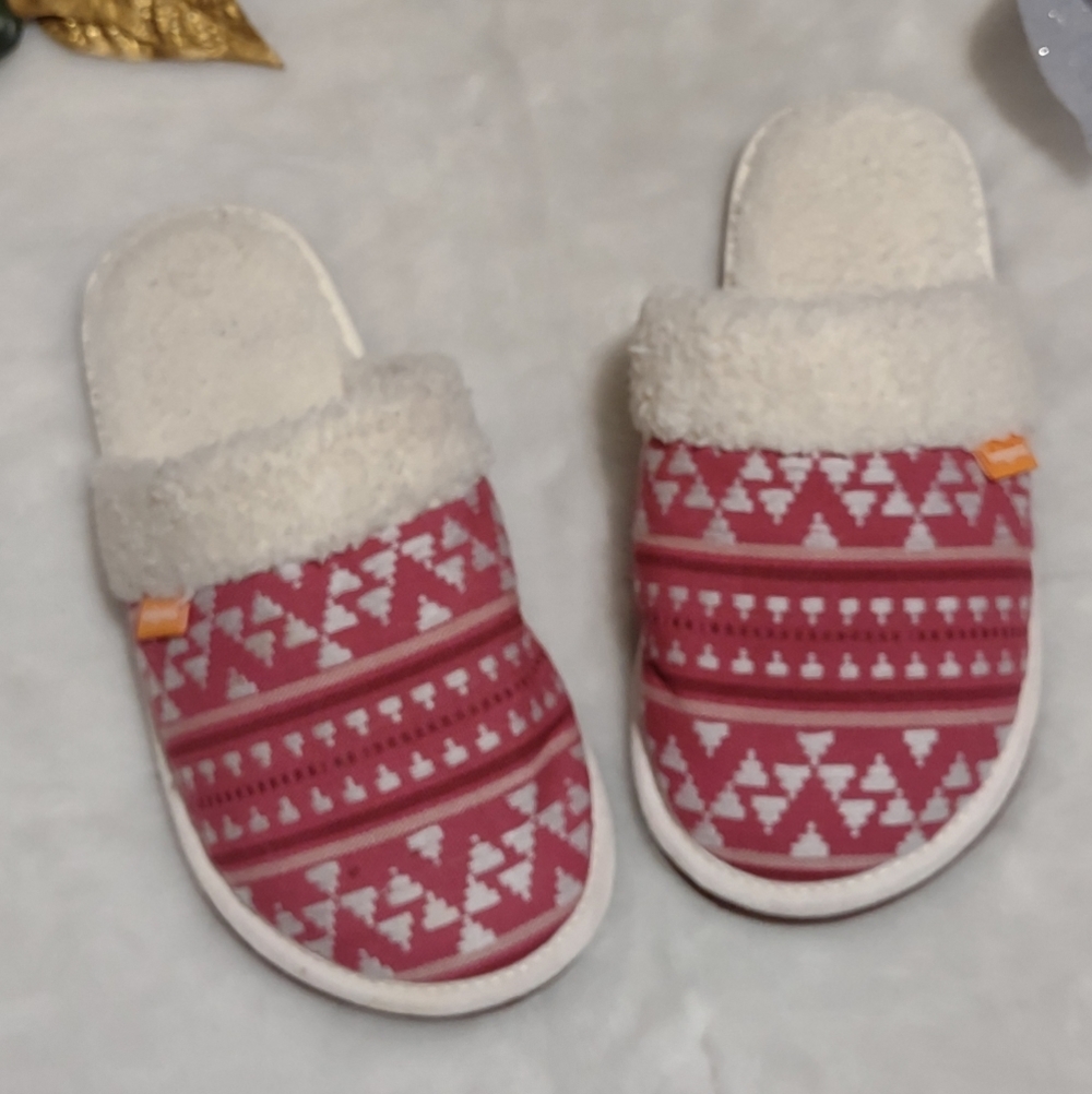 Women slippers shoes size 8.5